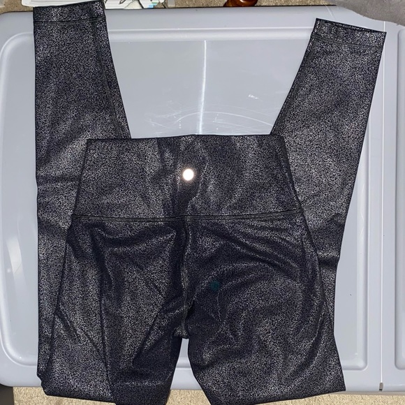 Wunder Under high rise Lululemon leggings - Picture 4 of 6